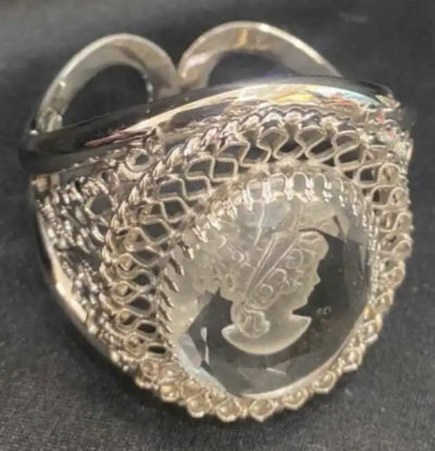 Vtg Whiting & Davis Intaglio Carved Glass Cameo Goldtone Filigree Bracelet