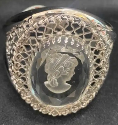 Vtg Whiting & Davis Intaglio Carved Glass Cameo Goldtone Filigree Bracelet - Image 2