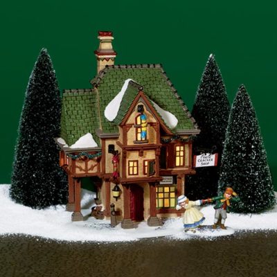Dept 56 T- Smith Christmas Crackers Dickens Village 58719