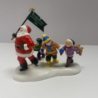Dept 56 Here Comes Santa Original Snow Village 7762