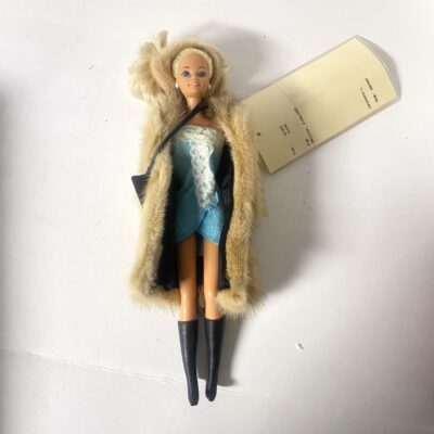 Vtg Lara's Mink Fur Coat Barbie Doll Accessories Boots Cross body purse Orig Box - Image 2