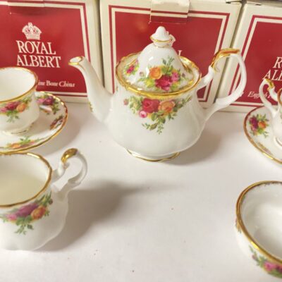 Royal Albert Old Country Roses Mini Tea Set 5 1/2” Teapot Cups Saucer Cream Sugar Gold Trim - Image 2