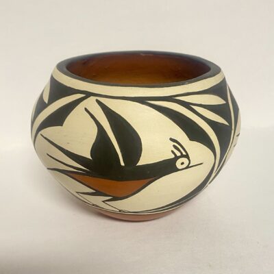 Vtg Pueblo Zia Native American Handmade Pottery Jar 4.5w X 3.5t - Image 4