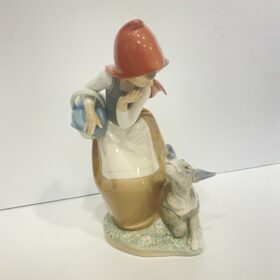LLADRO Little Red Riding Hood Porcelain Figurine 4965