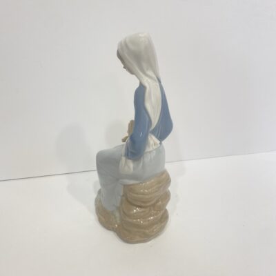 LLADRO Girl With Calla Lillies Porcelain Figurine 4650 - Image 2