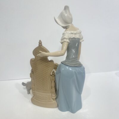 LLADRO Dutch Mother Lullaby & Goodnight Porcelain Figurine 5083 - Image 3