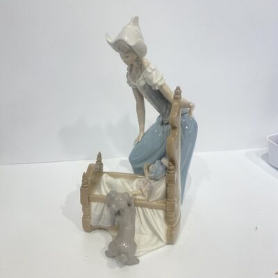 LLADRO Dutch Mother Lullaby & Goodnight Porcelain Figurine 5083 - Image 4
