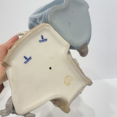 LLADRO Dutch Mother Lullaby & Goodnight Porcelain Figurine 5083 - Image 5